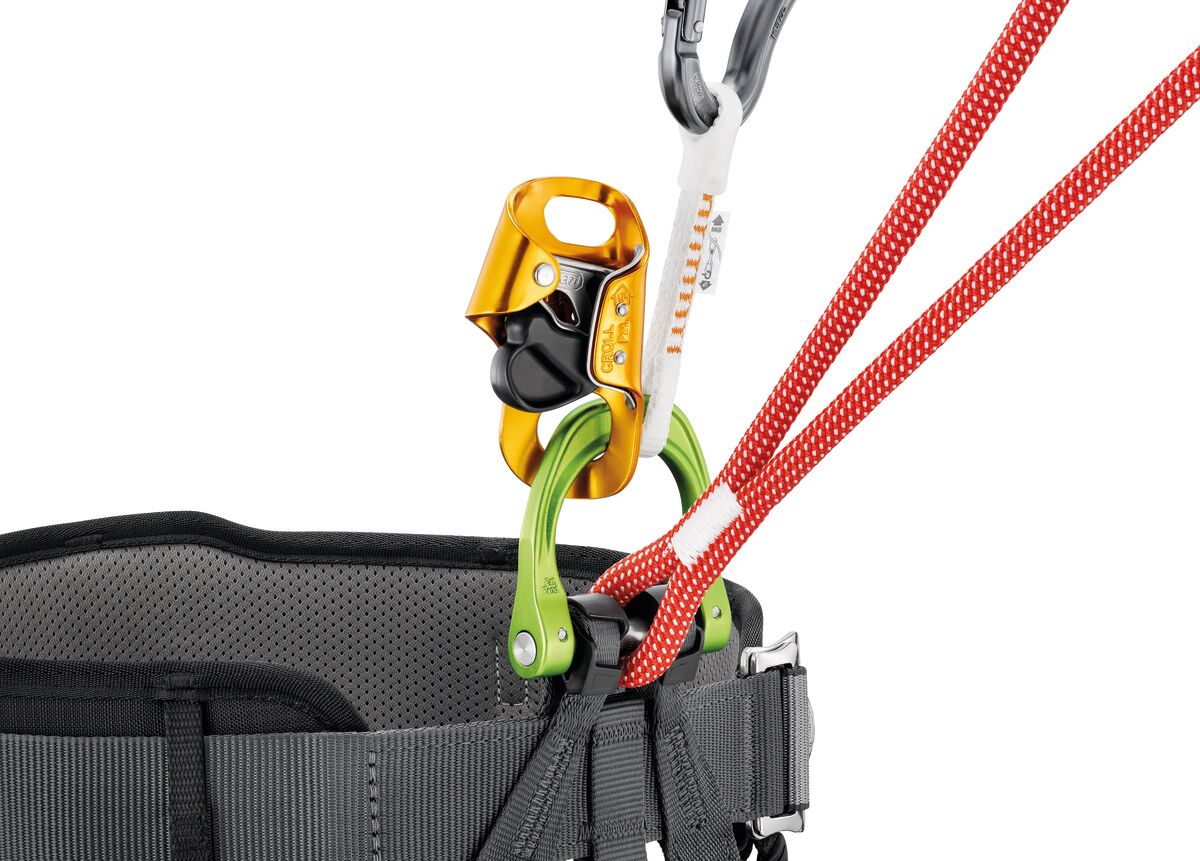 CANYON GUIDE Comfortable, ergonomic harness with integrated protective seat for canyoning