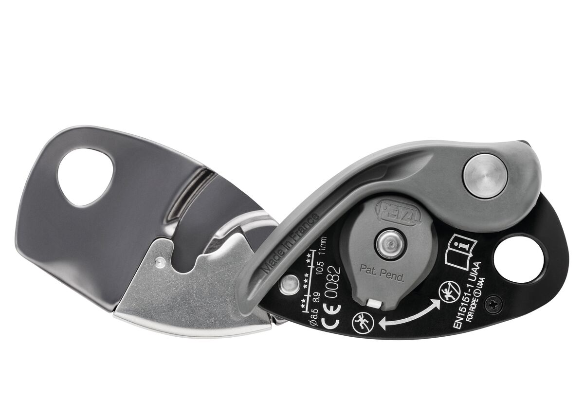 GRIGRI® + Belay device with cam-assisted blocking and anti-panic handle, optimized for learning and top rope climbing 7 GRIGRI® + Belay device with cam-assisted blocking and anti-panic handle, optimized for learning and top rope climbing
