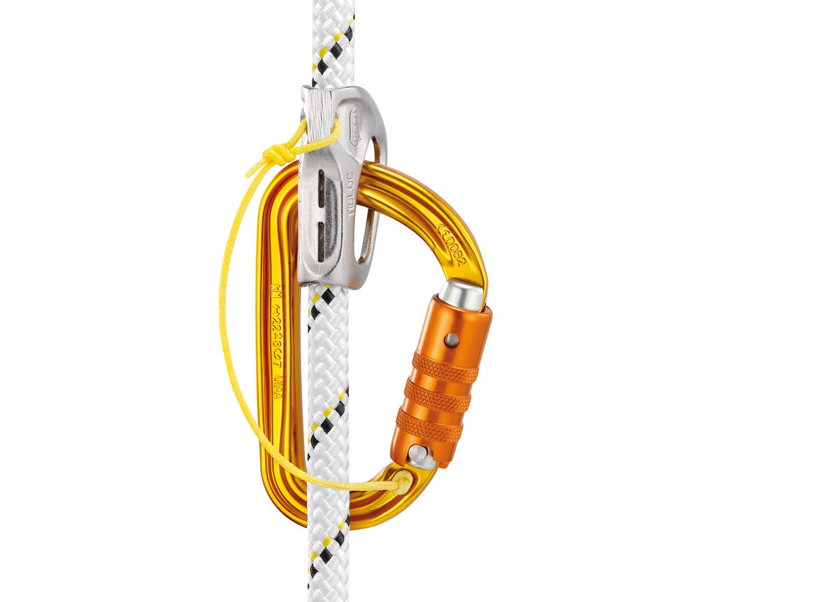 Sm'D Ultra-light asymmetric carabiner