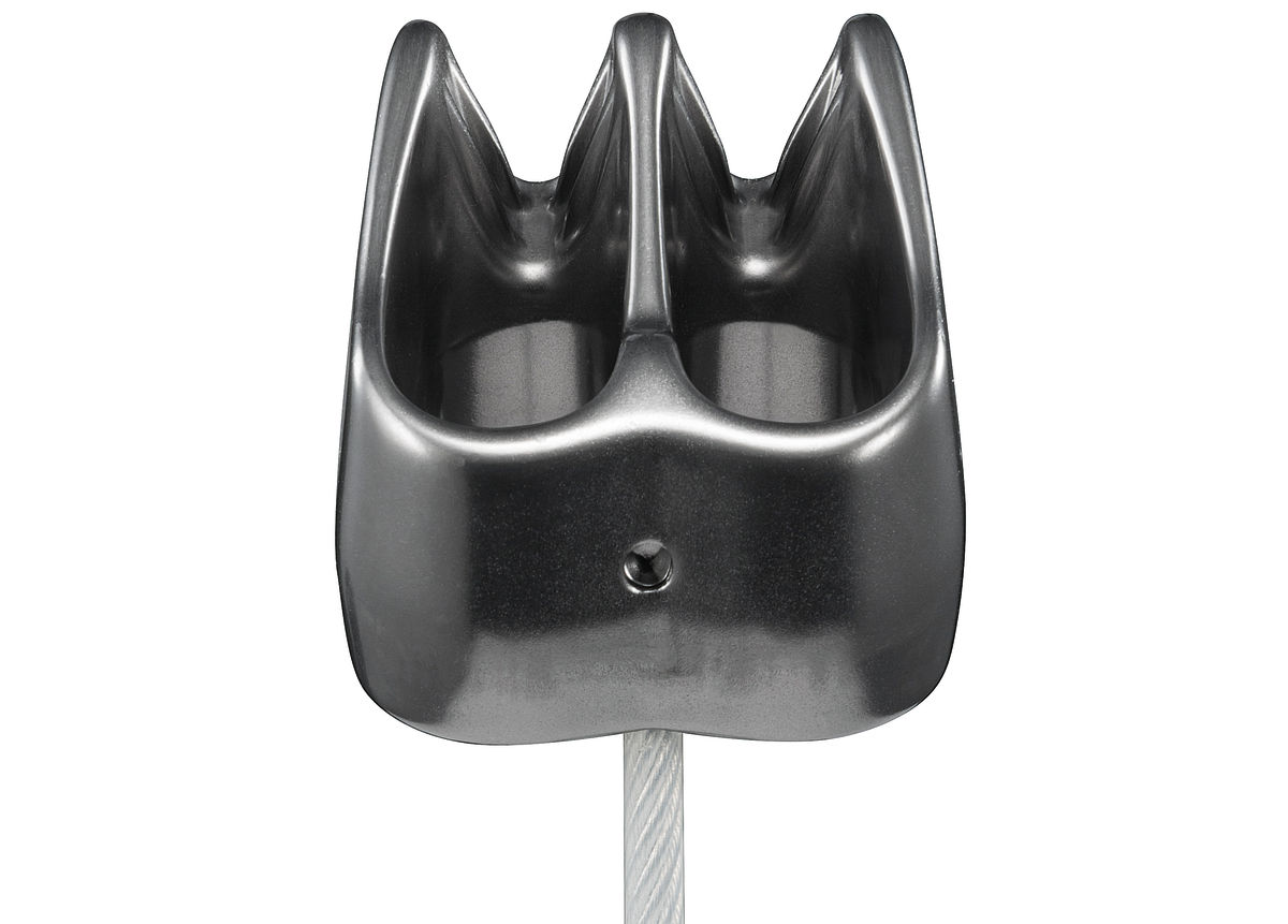 VERSO Compact, lightweight belay/rappel device, for use with one or two rope strands and for rappelling 3 VERSO Compact, lightweight belay/rappel device, for use with one or two rope strands and for rappelling